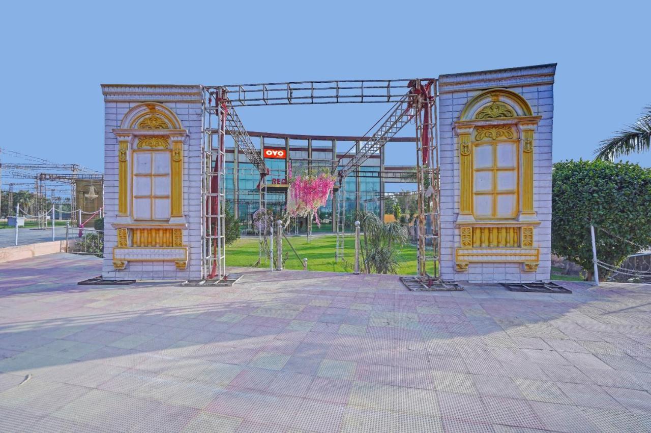 Oyo 87701 Lucky Farm Hotel Shāhpur Esterno foto