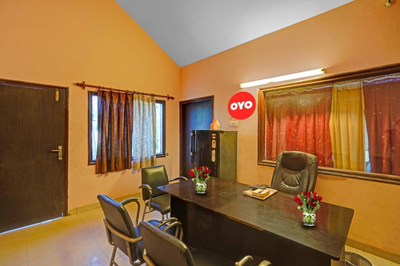 Oyo 87701 Lucky Farm Hotel Shāhpur Esterno foto