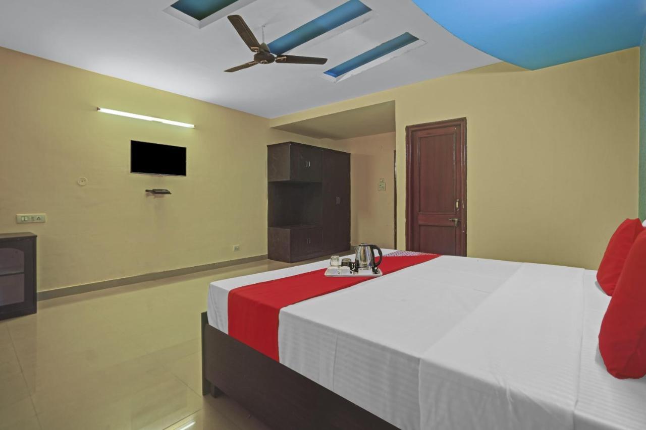 Oyo 87701 Lucky Farm Hotel Shāhpur Esterno foto